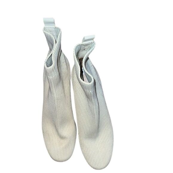 Everlane Stylish Cream Women's Sock Boots Size 9 - Picture 1 of 7